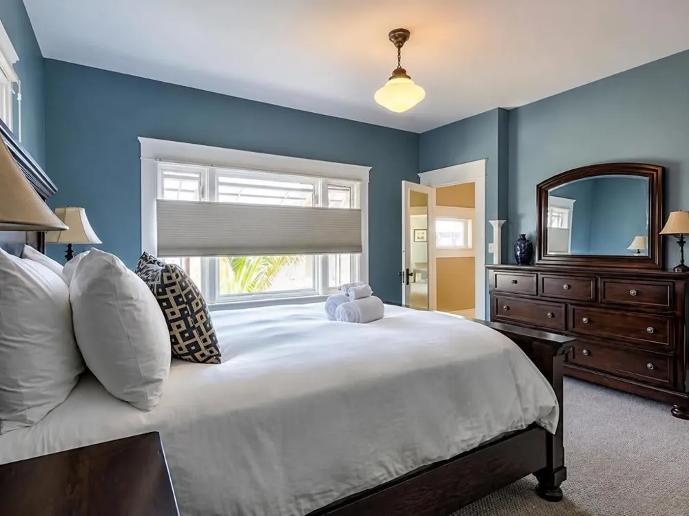 2442 F St San Diego, CA 92102