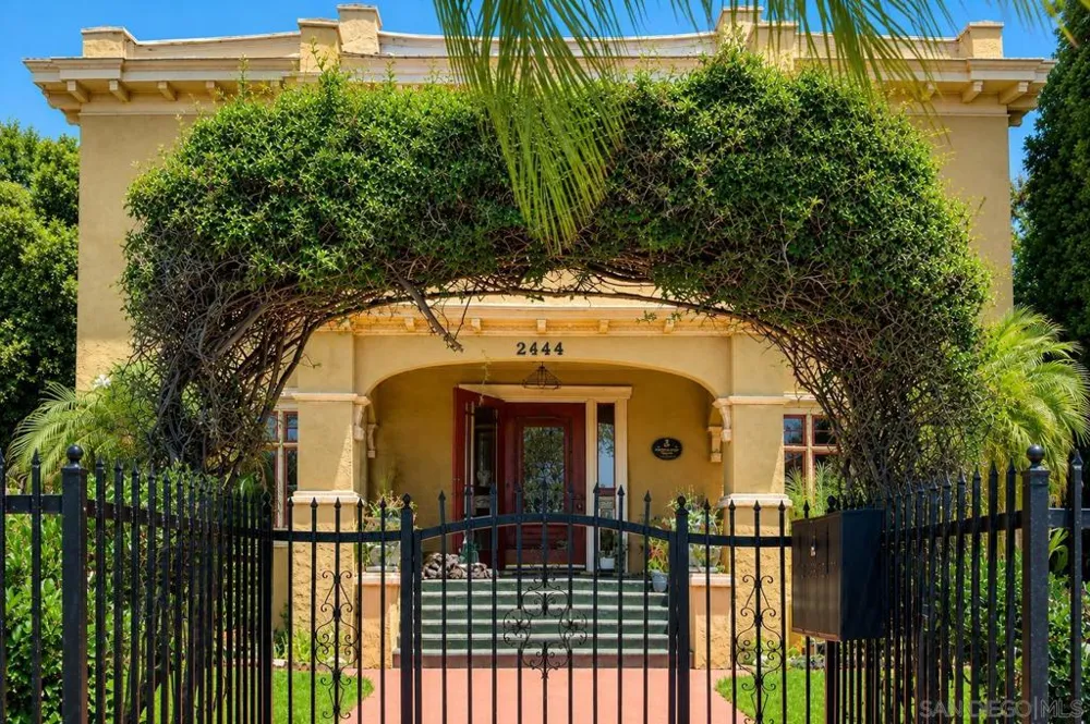 2442 F St San Diego, CA 92102