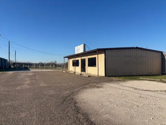 415 E Orange Avenue Orange Grove, TX 78372