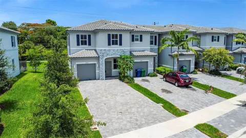 11889 NW 47th Mnr