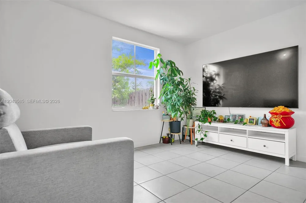 11889 NW 47th Mnr Coral Springs, FL 33076