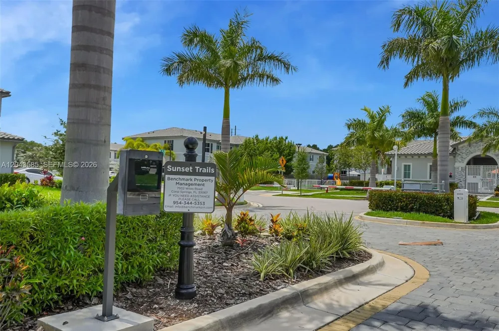 11889 NW 47th Mnr Coral Springs, FL 33076