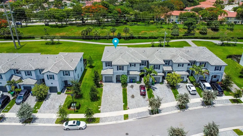 11889 NW 47th Mnr Coral Springs, FL 33076