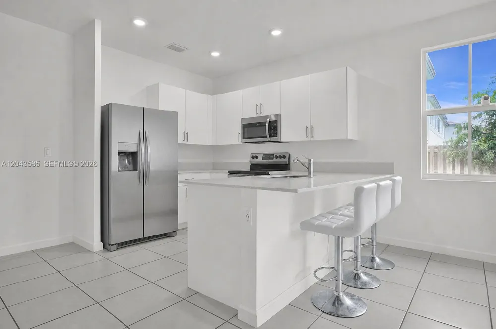 11889 NW 47th Mnr Coral Springs, FL 33076