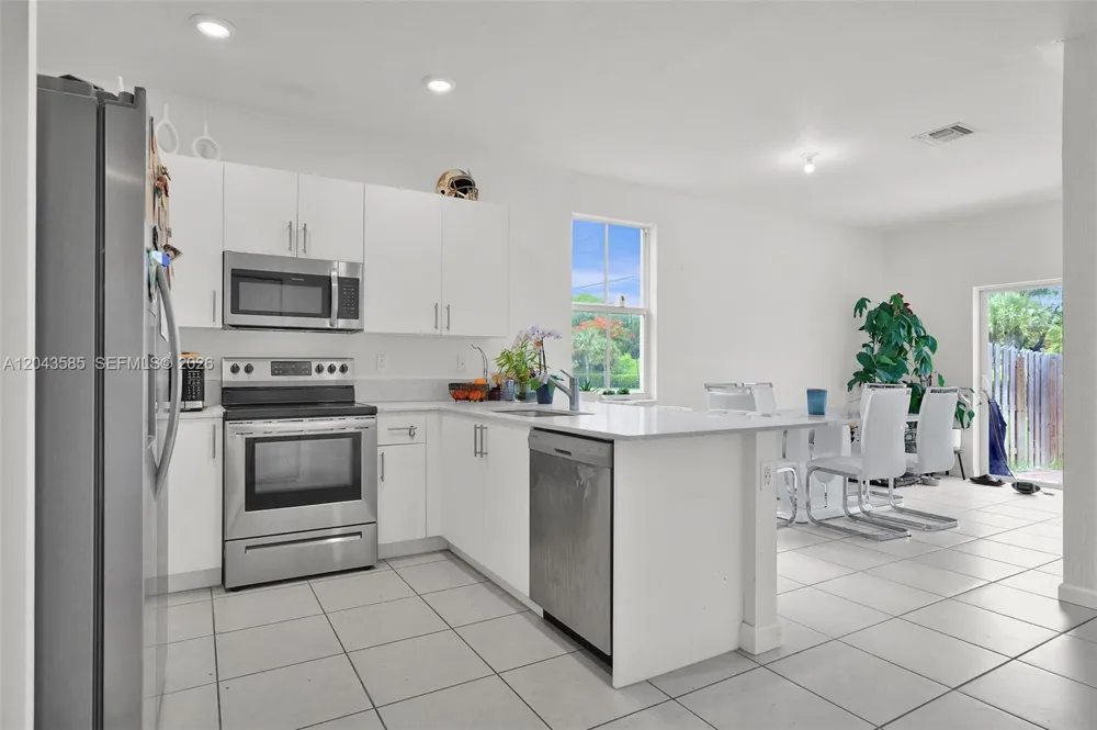 11889 NW 47th Mnr Coral Springs, FL 33076