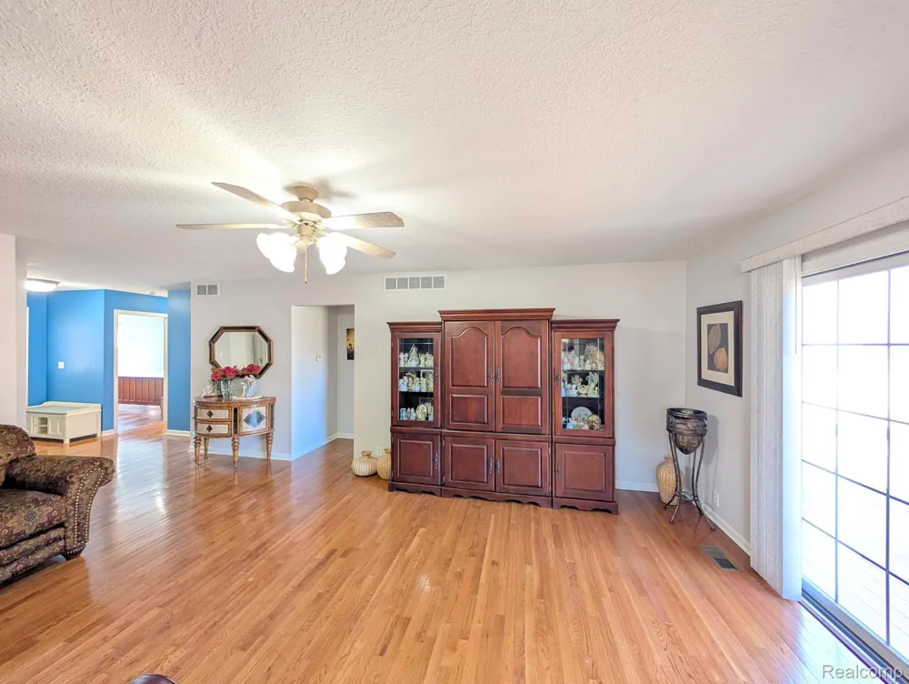3178 Amsterdam Drive Vienna Charter Township, MI 48420