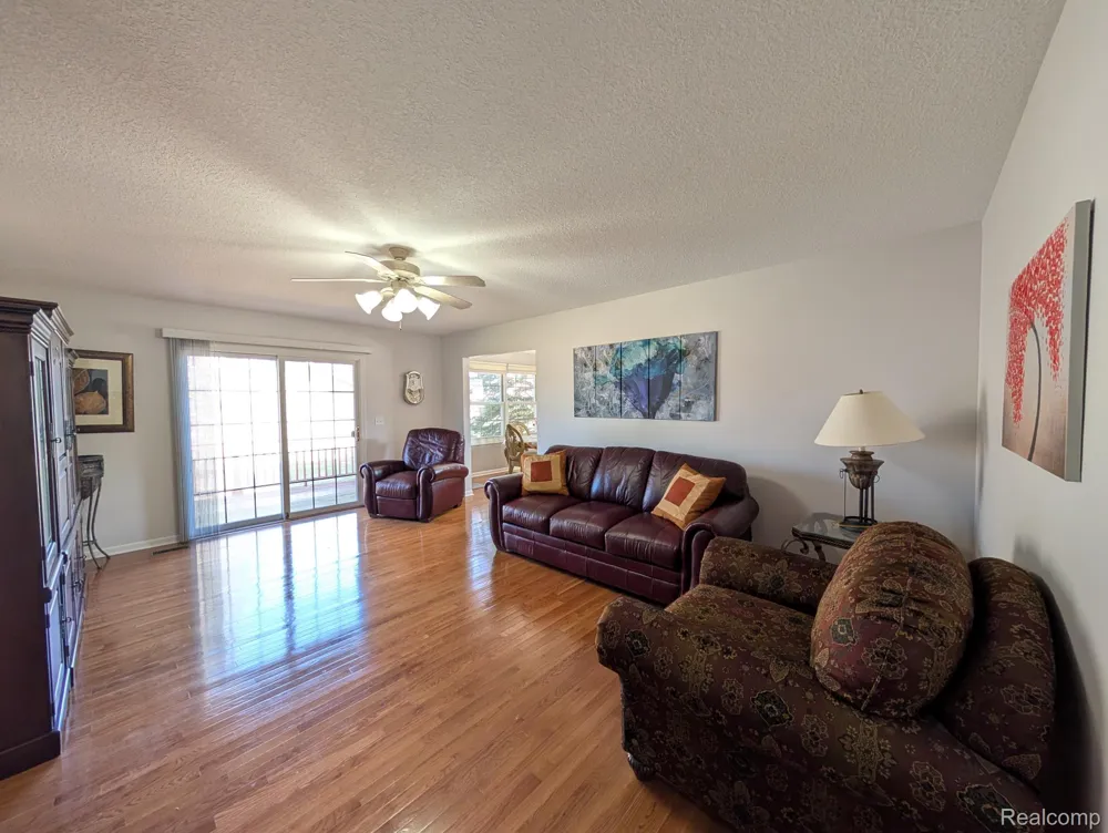 3178 Amsterdam Drive Vienna Charter Township, MI 48420