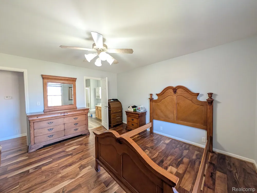 3178 Amsterdam Drive Vienna Charter Township, MI 48420