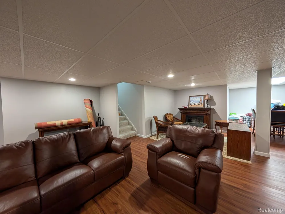 3178 Amsterdam Drive Vienna Charter Township, MI 48420
