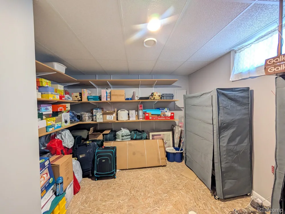 3178 Amsterdam Drive Vienna Charter Township, MI 48420