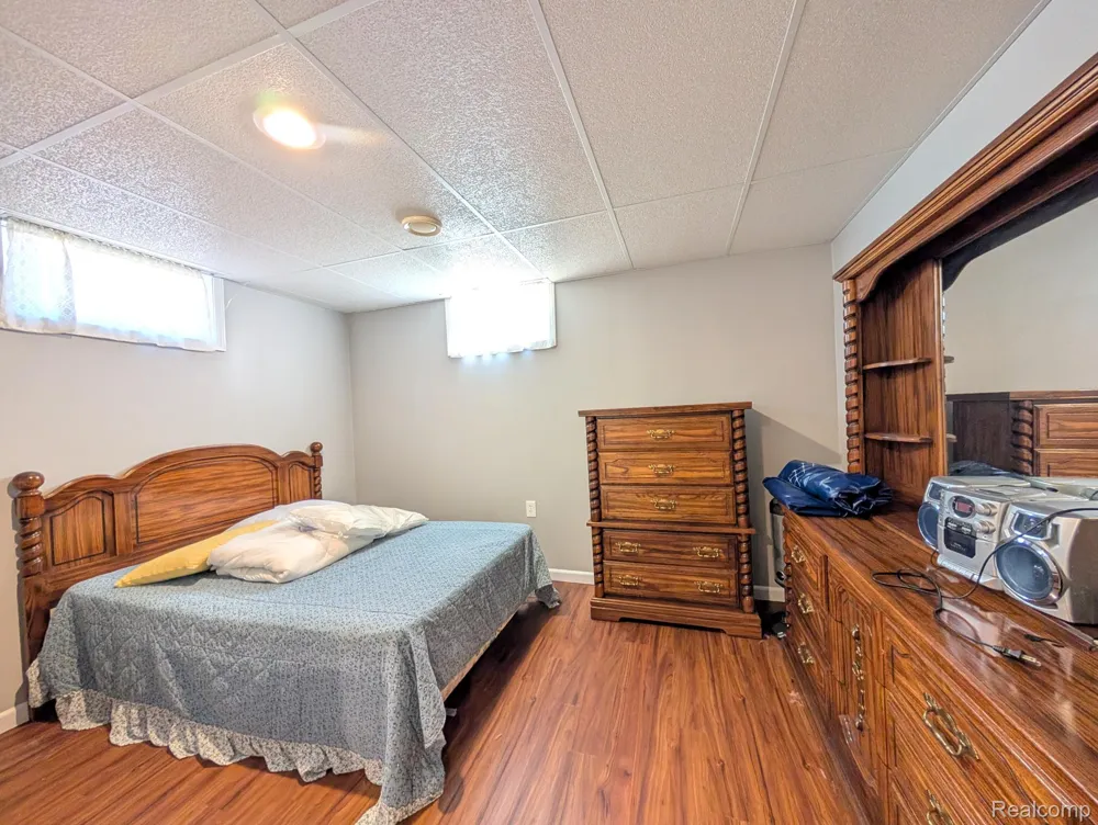 3178 Amsterdam Drive Vienna Charter Township, MI 48420