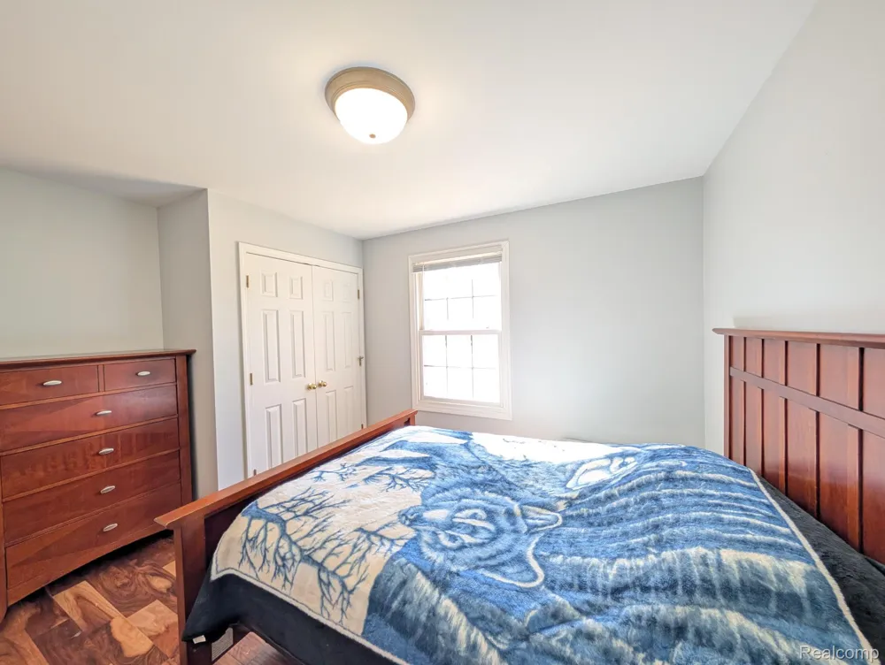 3178 Amsterdam Drive Vienna Charter Township, MI 48420