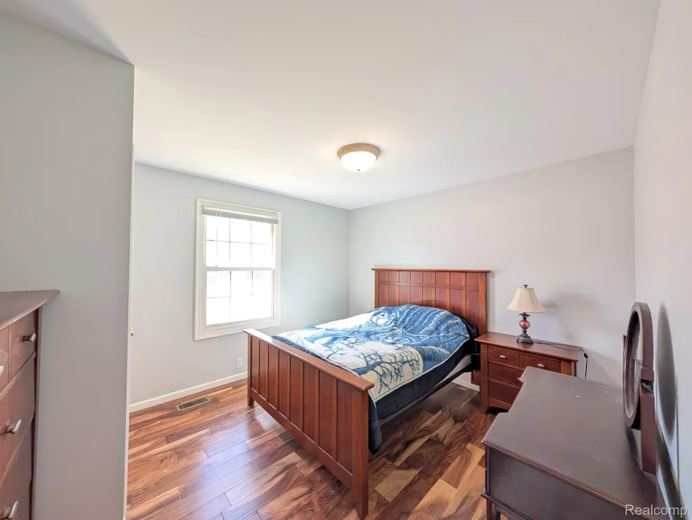 3178 Amsterdam Drive Vienna Charter Township, MI 48420