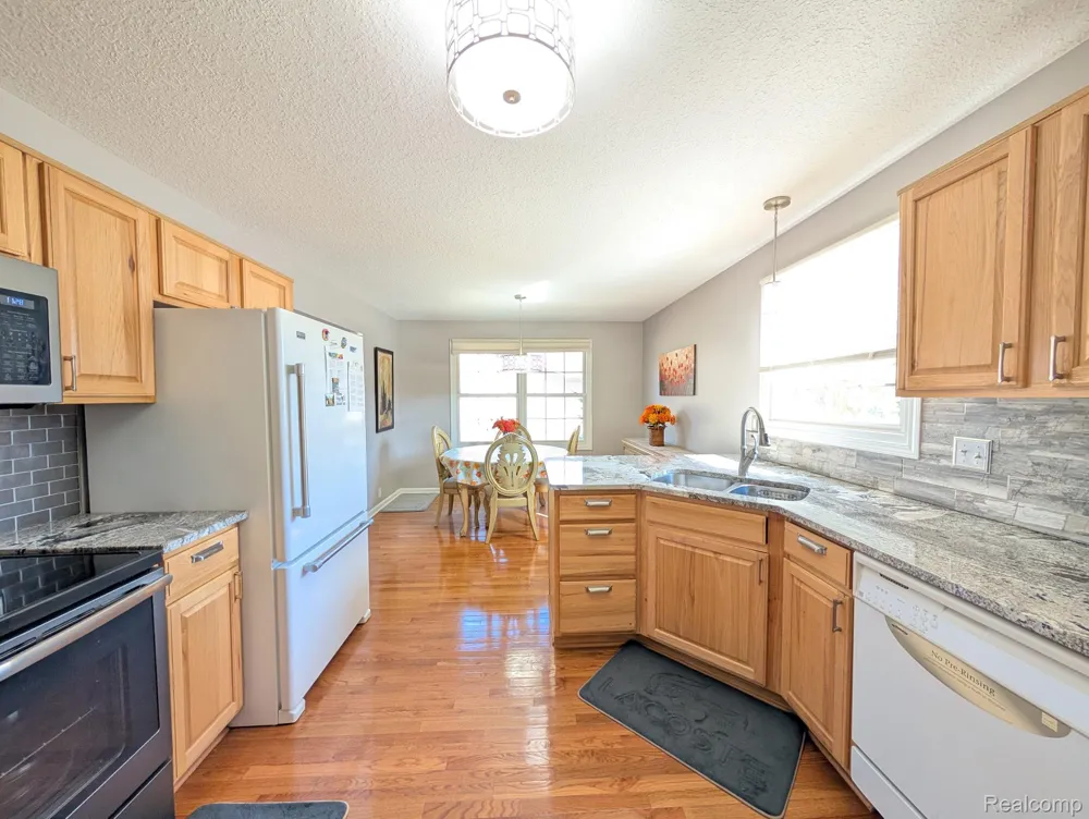 3178 Amsterdam Drive Vienna Charter Township, MI 48420