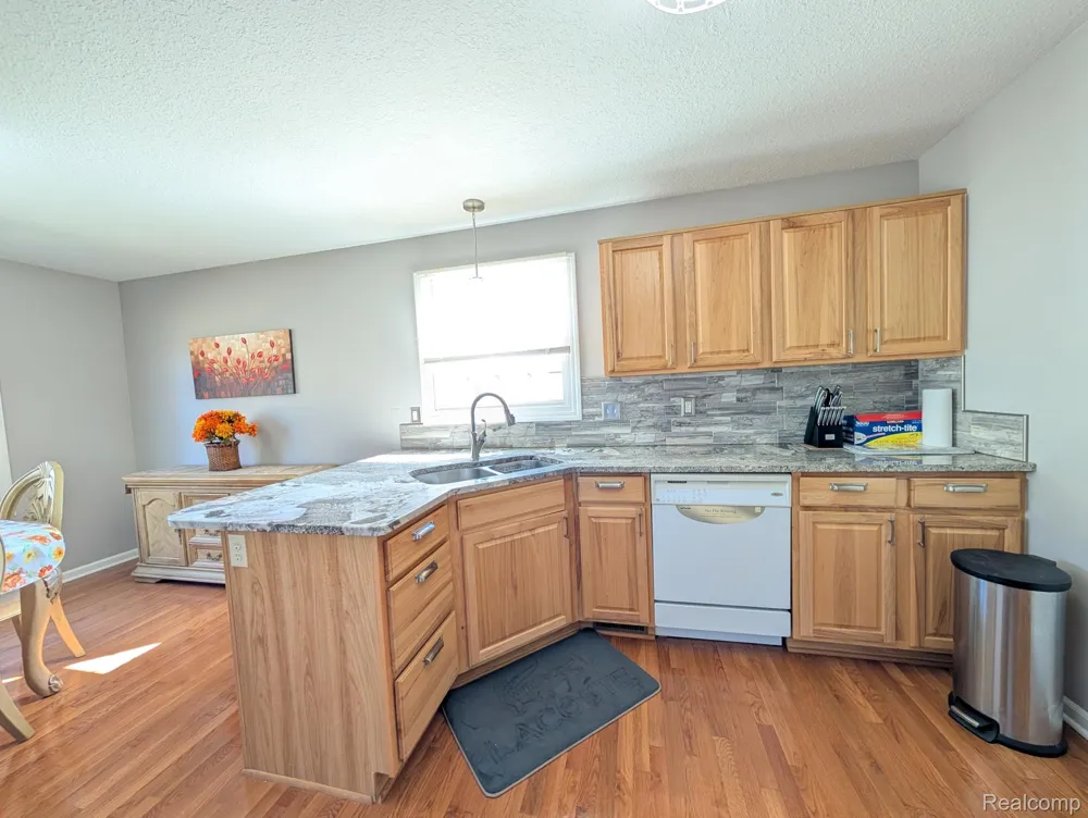 3178 Amsterdam Drive Vienna Charter Township, MI 48420