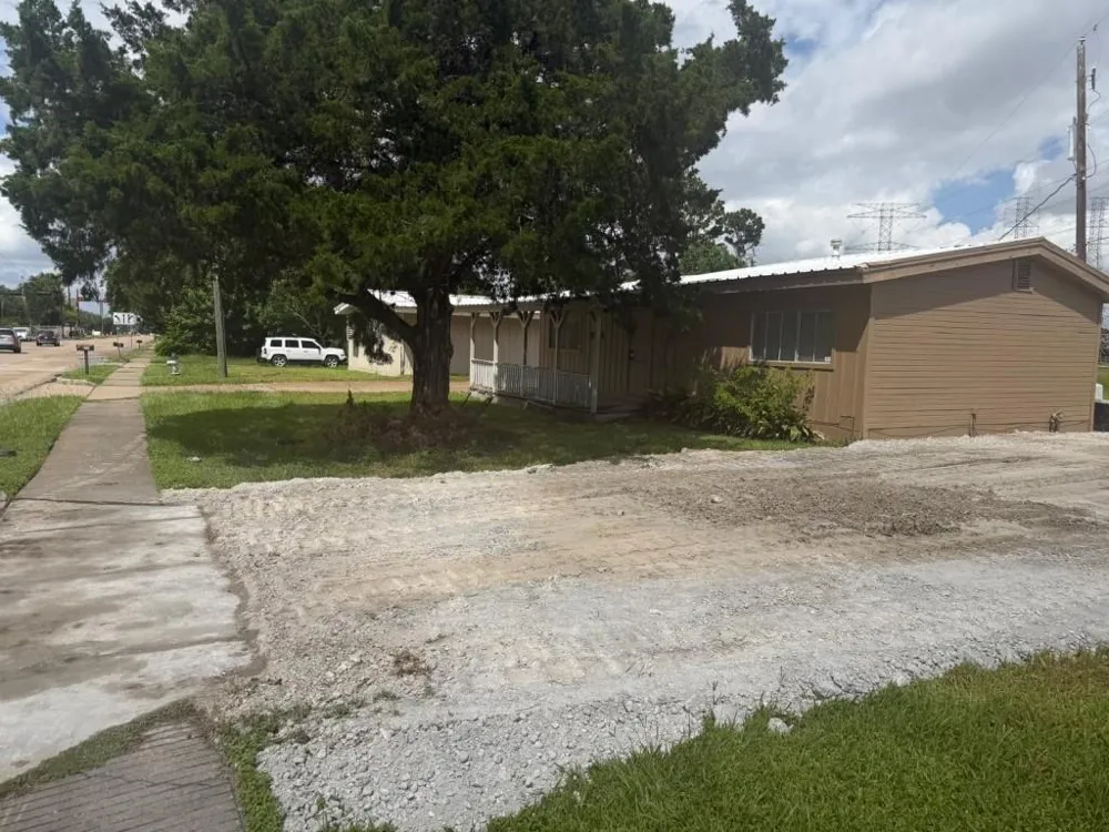 2219 5th Street Stafford, TX 77477