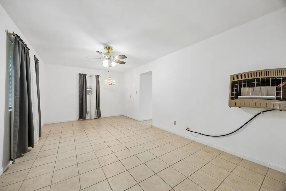 945 Lake Avenue Eagle Lake, TX 77434