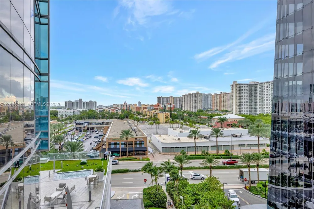 17121 Collins Ave #808 Sunny Isles Beach, FL 33160