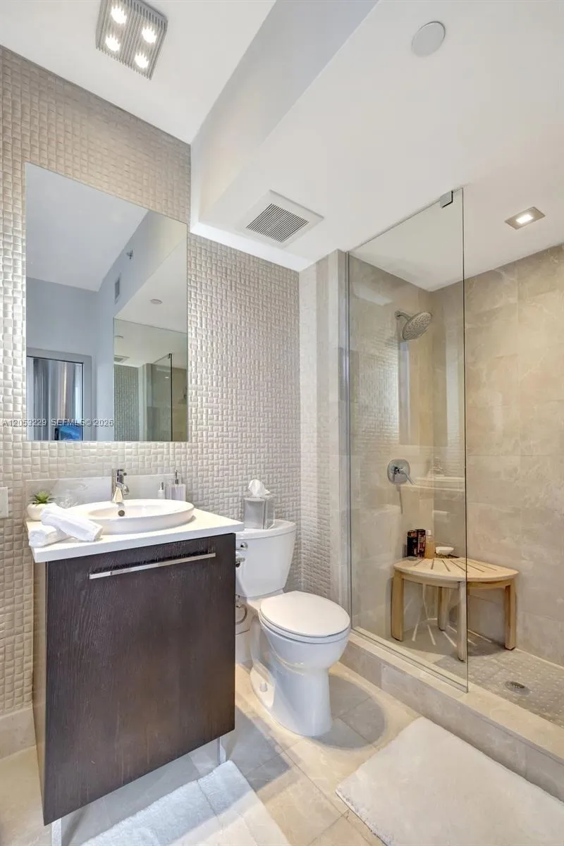 17121 Collins Ave #808 Sunny Isles Beach, FL 33160