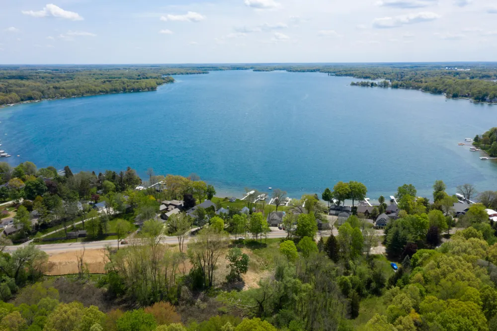 15525 M-43 Hickory Corners, MI 49060