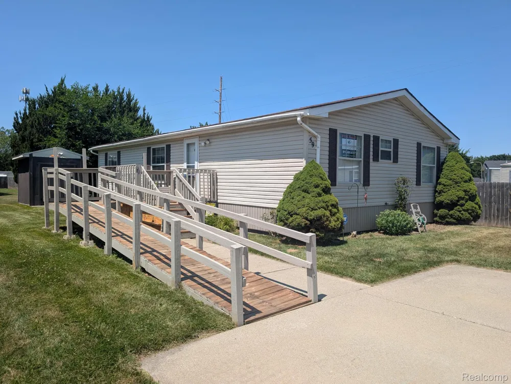 59 Foxpointe Court Swartz Creek City, MI 48473