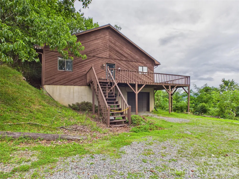 7904 Pinnacle Wind Lane Lenoir, NC 28645
