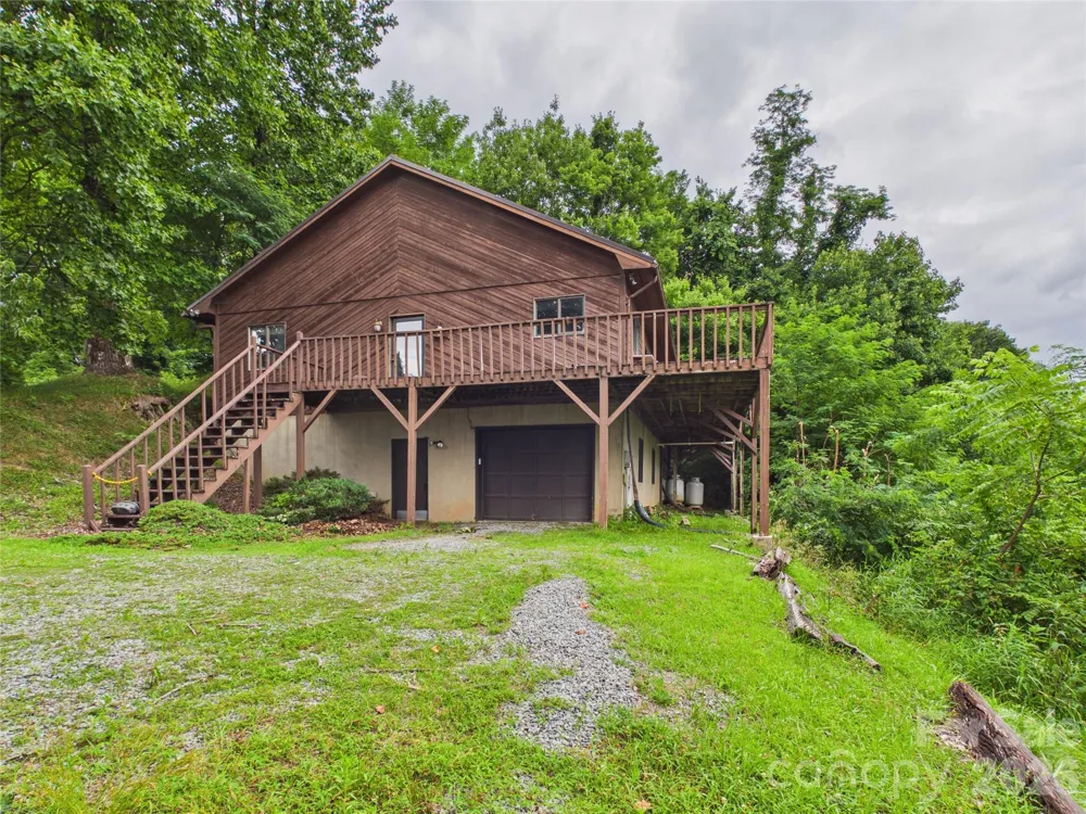 7904 Pinnacle Wind Lane Lenoir, NC 28645