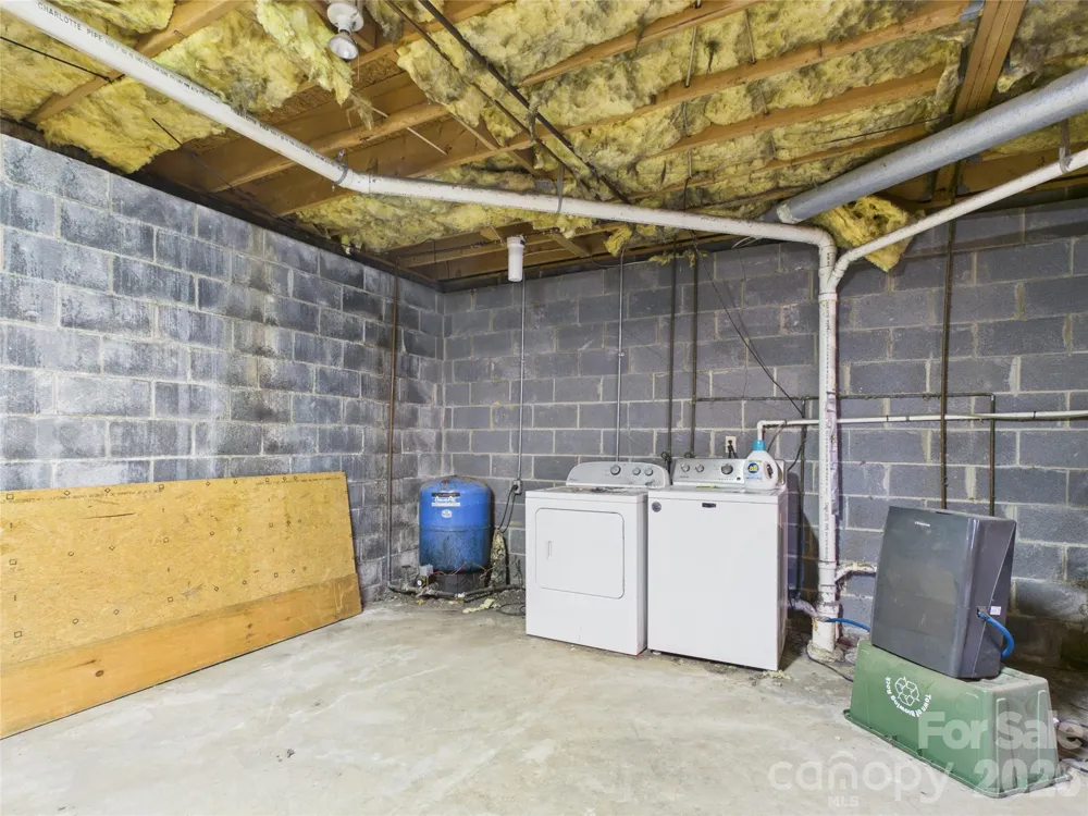 7904 Pinnacle Wind Lane Lenoir, NC 28645