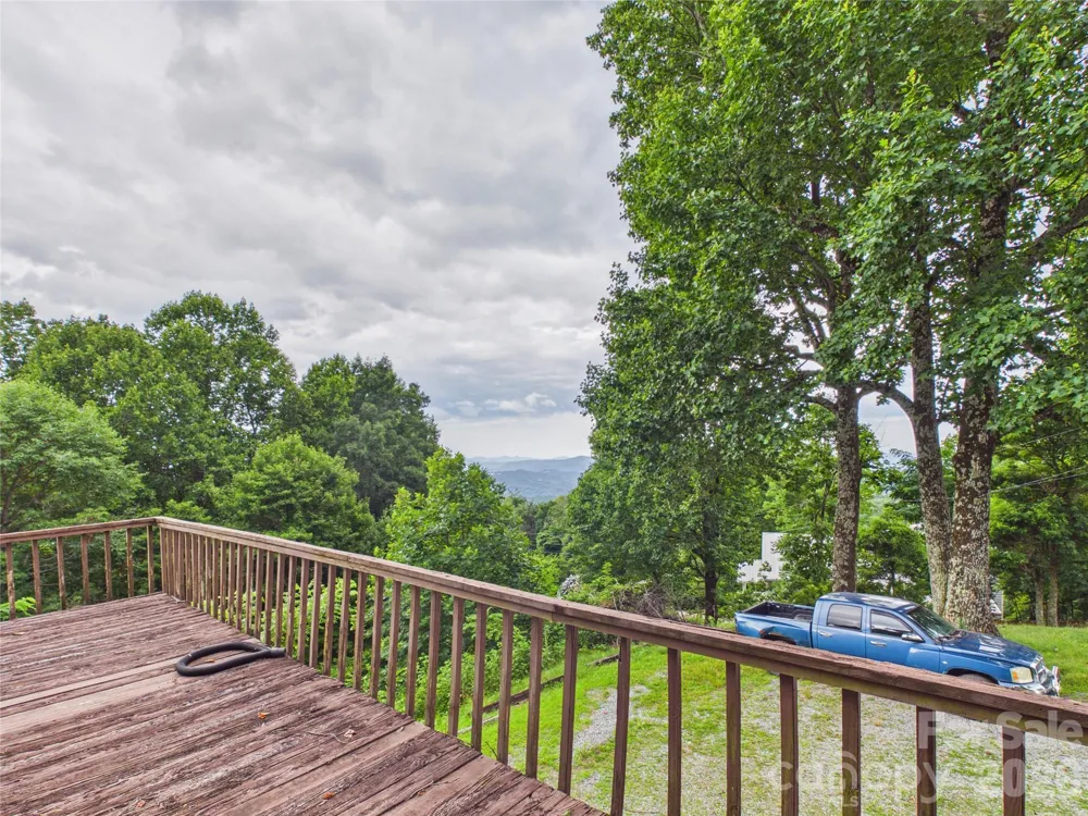 7904 Pinnacle Wind Lane Lenoir, NC 28645