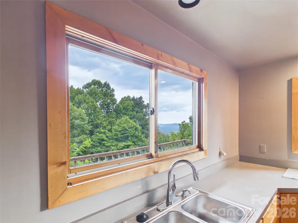 7904 Pinnacle Wind Lane Lenoir, NC 28645