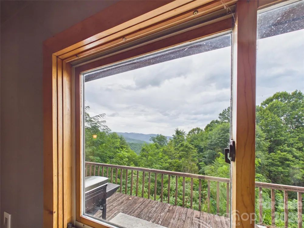 7904 Pinnacle Wind Lane Lenoir, NC 28645