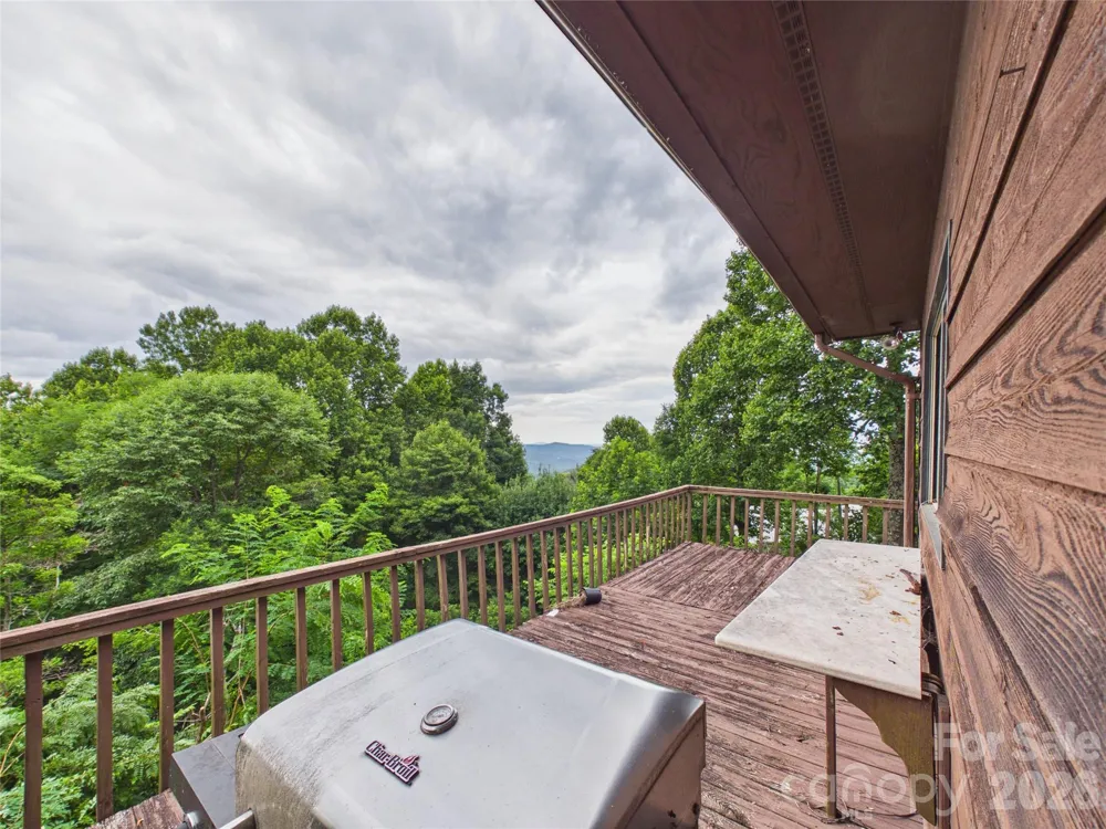 7904 Pinnacle Wind Lane Lenoir, NC 28645