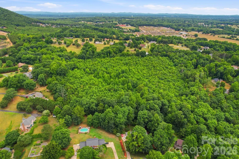 1273 Shirebourn Hickory, NC 28602