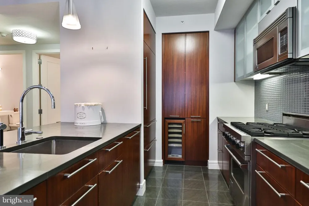 1414 S PENN SQUARE #11H Philadelphia, PA 19102