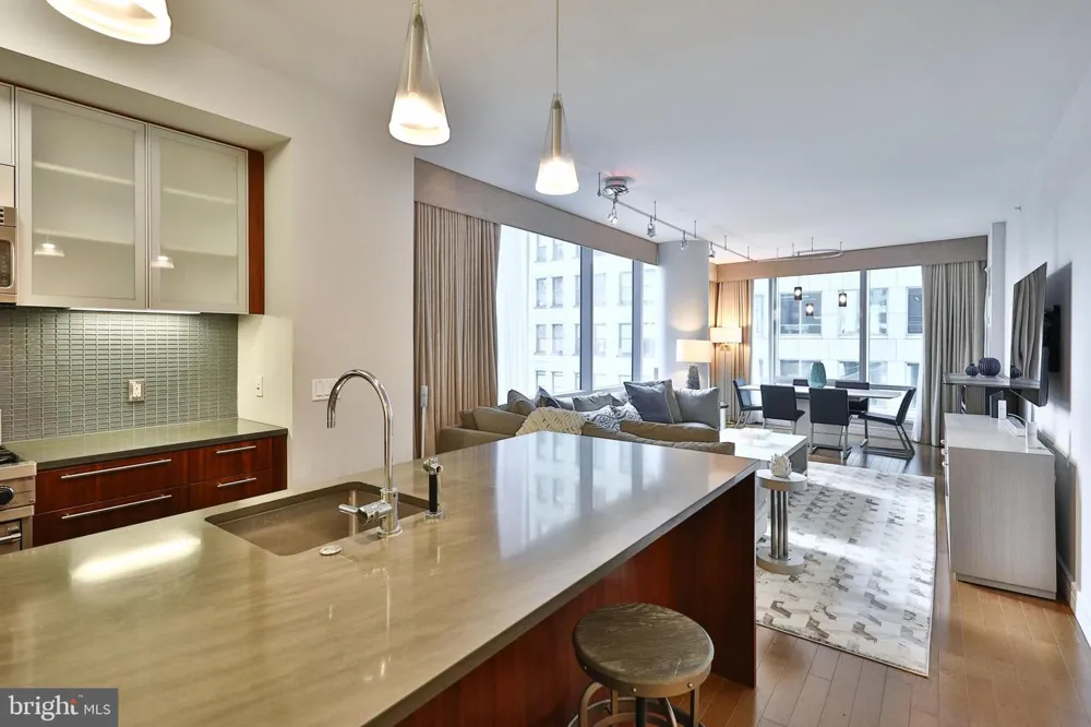 1414 S PENN SQUARE #11H Philadelphia, PA 19102