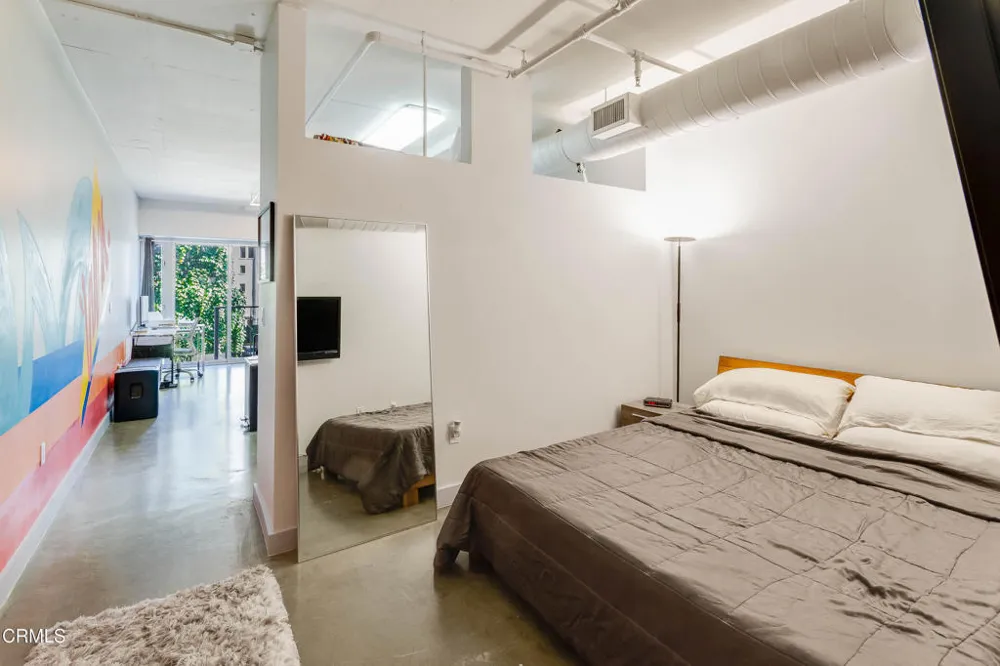 645 W 9th Street #221 Los Angeles, CA 90015