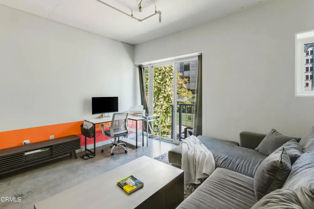 645 W 9th Street #221 Los Angeles, CA 90015