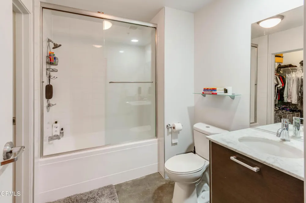 645 W 9th Street #221 Los Angeles, CA 90015