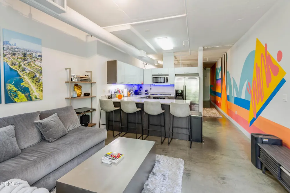 645 W 9th Street #221 Los Angeles, CA 90015