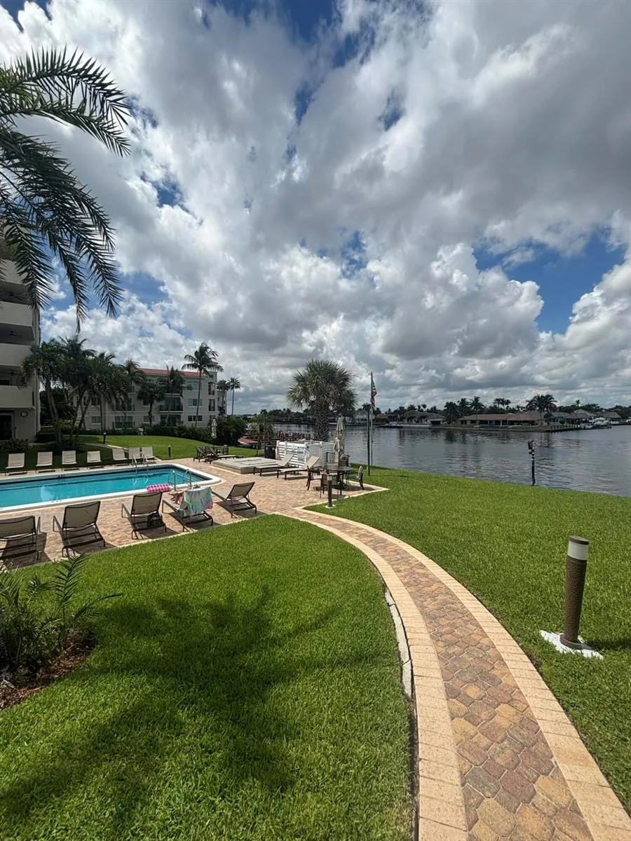 1238 HILLSBORO MILE #210 Hillsboro Beach, FL 33062