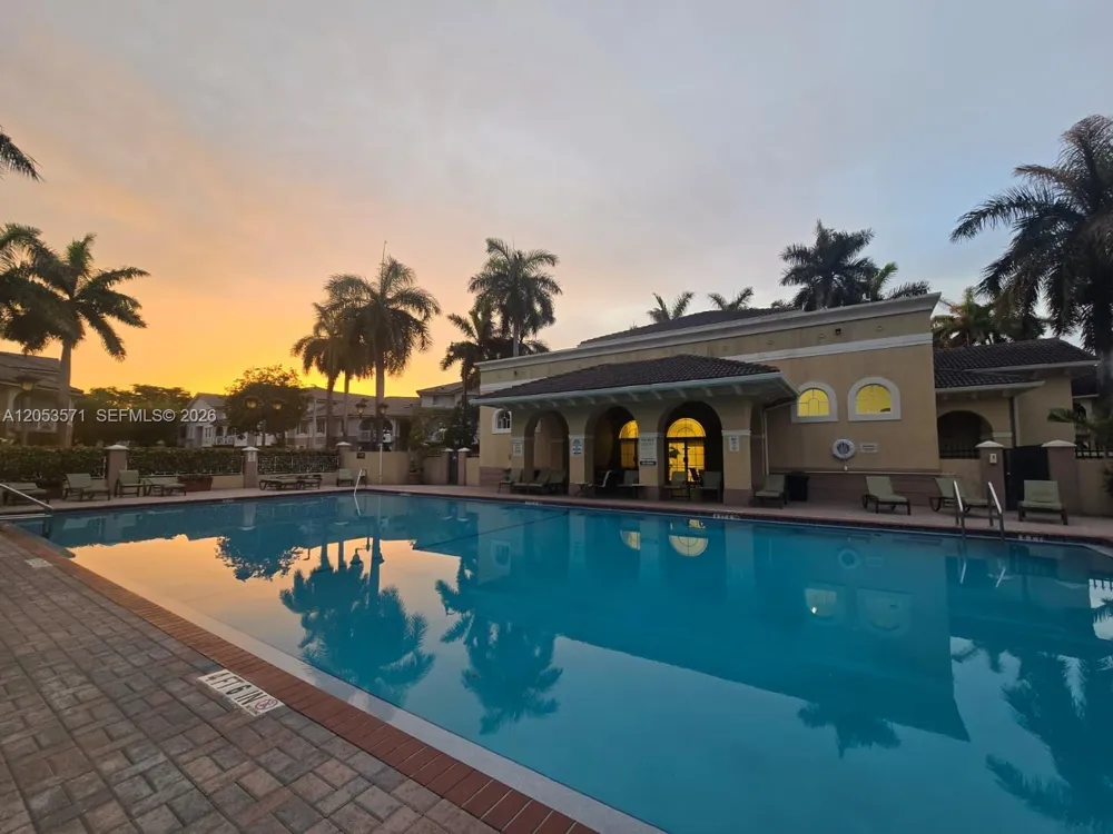 8936 W Flagler St #204 Miami, FL 33174