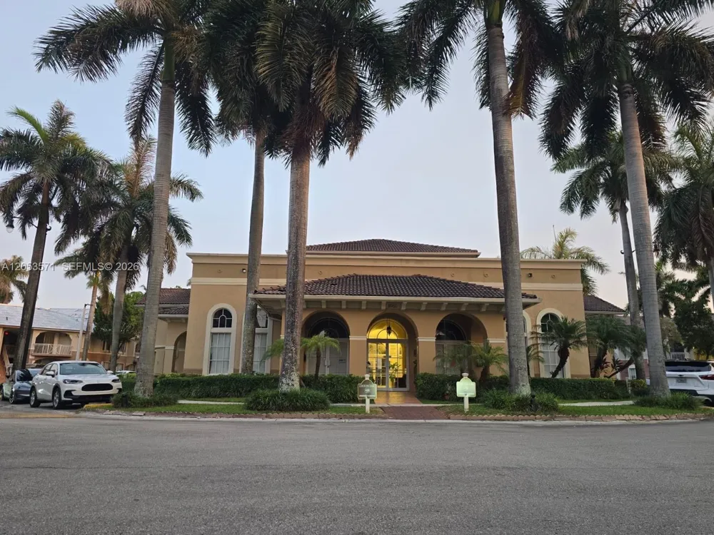 8936 W Flagler St #204 Miami, FL 33174