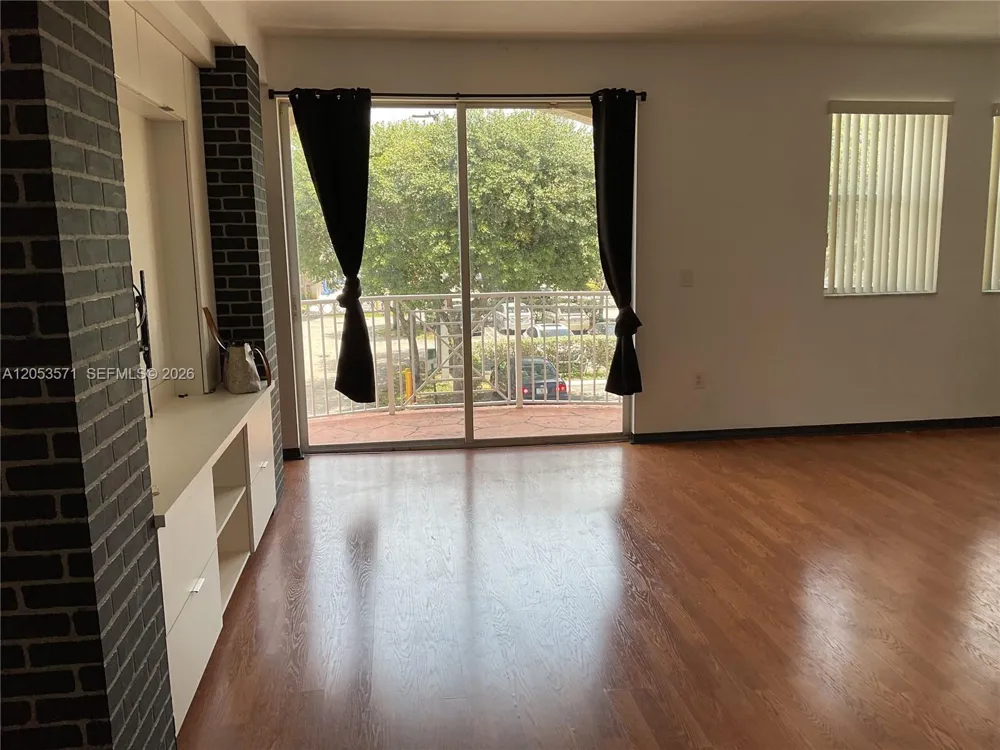 8936 W Flagler St #204 Miami, FL 33174