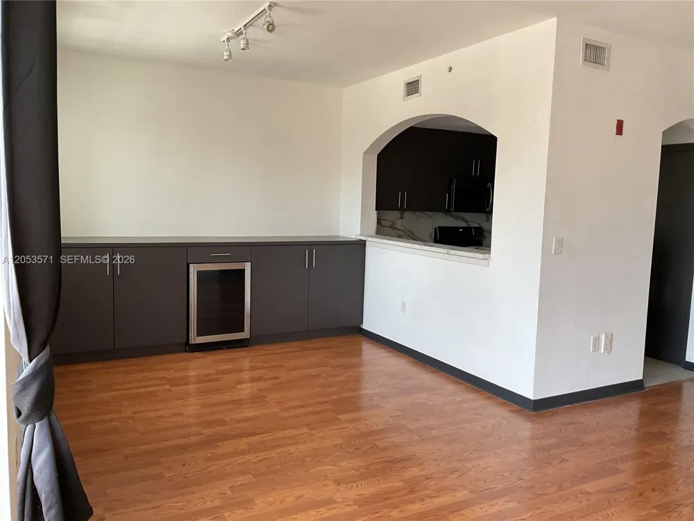 8936 W Flagler St #204 Miami, FL 33174