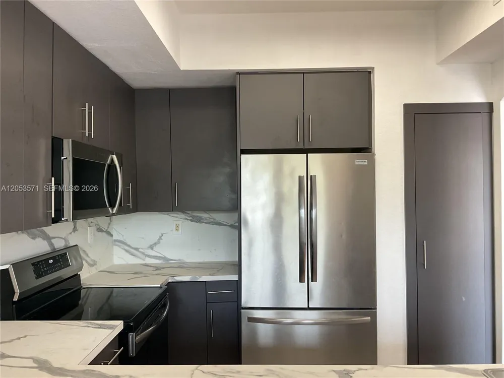 8936 W Flagler St #204 Miami, FL 33174