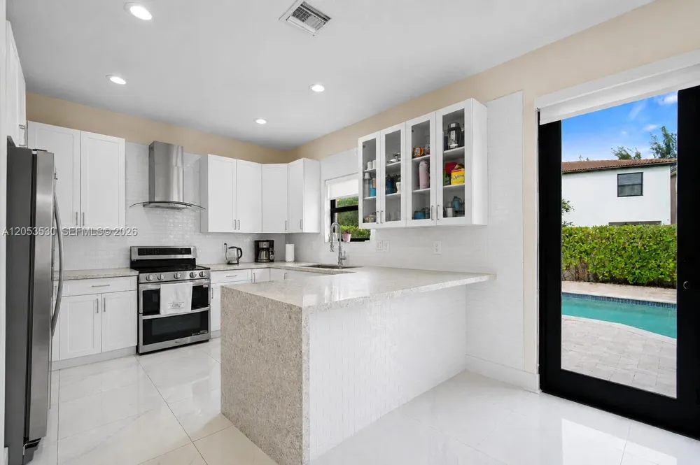 918 NE 191st St Miami, FL 33179