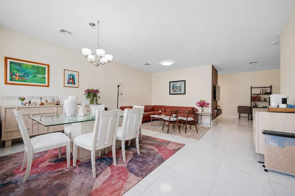 918 NE 191st St Miami, FL 33179
