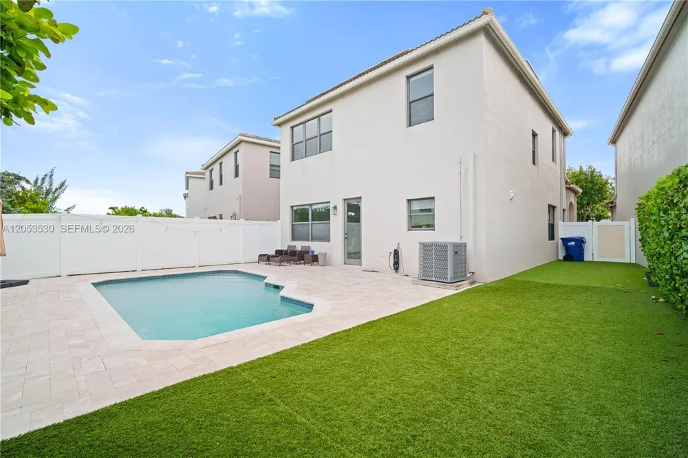 918 NE 191st St Miami, FL 33179