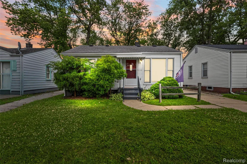 536 E Barrett Avenue Madison Heights City, MI 48071