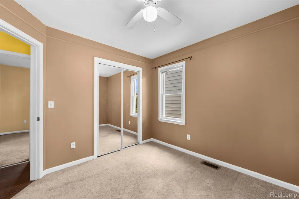 536 E Barrett Avenue Madison Heights City, MI 48071
